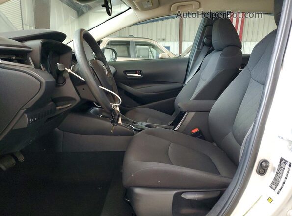 5YFEPMAE2MP233585 2021 TOYOTA COROLLA Серебряный Вид салона спереди