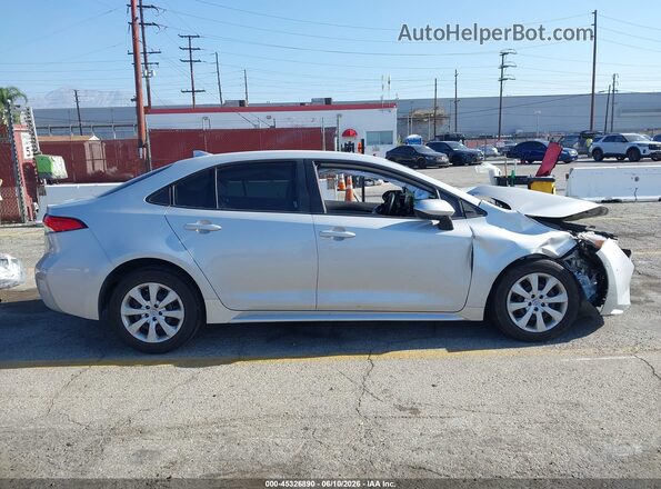 5YFEPMAE2NP325460 2022 TOYOTA COROLLA Silver Вид задньої частини салону