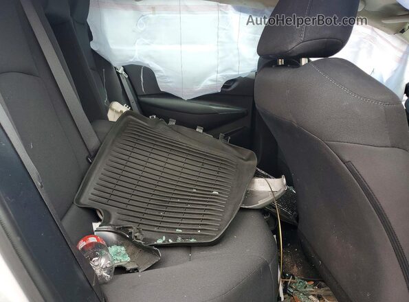 5YFEPMAE2NP370012 2022 TOYOTA COROLLA Silver Widok tylnych siedzeń