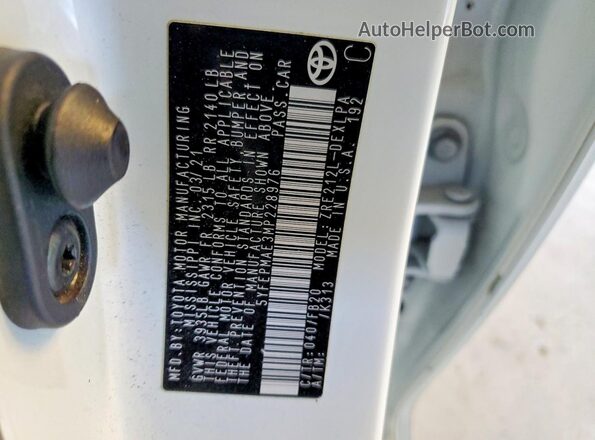 5YFEPMAE3MP228976 2021 TOYOTA COROLLA White Engine compartment view
