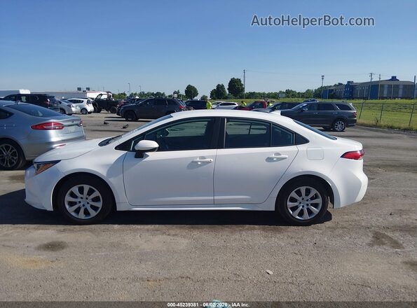 5YFEPMAE3NP358371 2022 TOYOTA COROLLA White Սալոնի 360 աստիճան տեսք