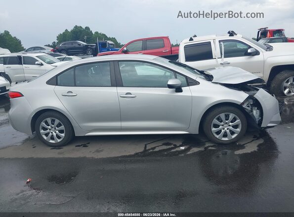 5YFEPMAE4NP350070 2022 TOYOTA COROLLA Серебряный Вид задней части салона