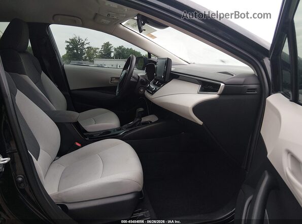 5YFEPMAE4NP374627 2022 TOYOTA COROLLA Black Front interior view