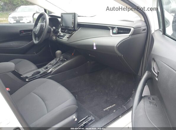 5YFEPMAE7NP275705 2022 TOYOTA COROLLA Белый Вид салона спереди