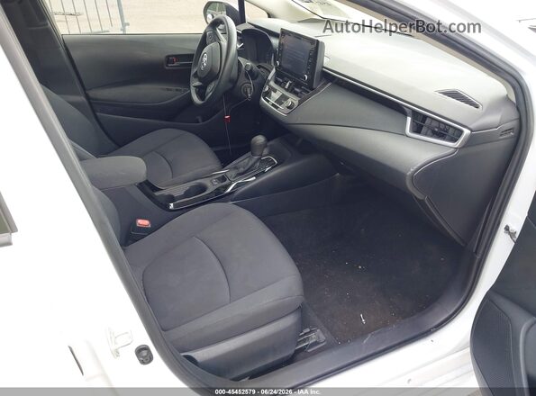 5YFEPMAE8NP326189 2022 TOYOTA COROLLA White Սալոնի դիմացի տեսք