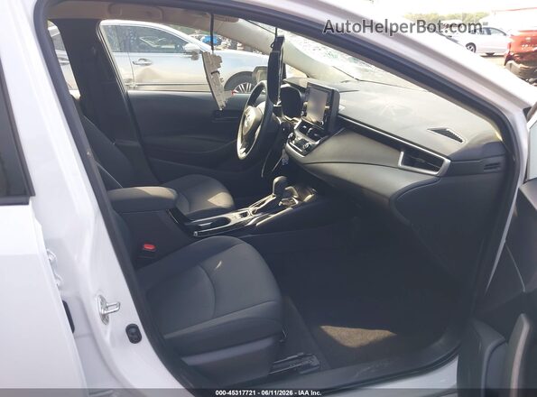 5YFEPMAE8NP331229 2022 TOYOTA COROLLA White Widok wnętrza z przodu