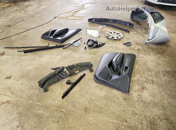 5YFEPMAE8NP353490 2022 TOYOTA COROLLA Silver 
