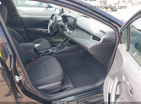 5YFEPMAE8NP386165 2022 TOYOTA COROLLA Черный Вид салона спереди