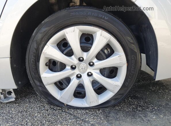 5YFEPMAE8NP391785 2022 TOYOTA COROLLA Silver 