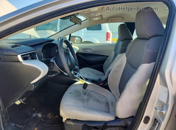 5YFEPRAE6LP034082 2020 TOYOTA COROLLA Серебряный Вид салона спереди