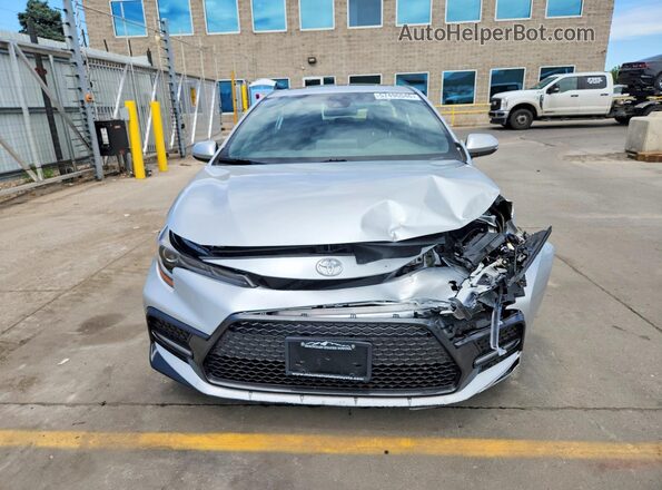 5YFP4RCE6LP033075 2020 TOYOTA COROLLA Silver Widok z przodu