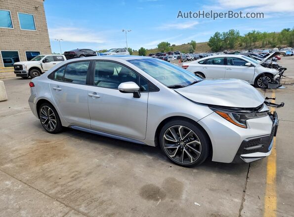 5YFP4RCE6LP033075 2020 TOYOTA COROLLA Silver Przód prawy