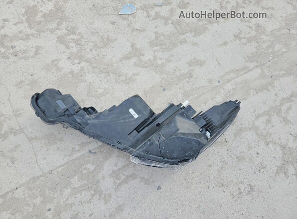5YFS4MCE0SP231095 2025 TOYOTA COROLLA White Вид підкапотного простору