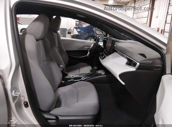 5YFS4MCE2PP148338 2023 TOYOTA COROLLA Silver Vista interior delantera