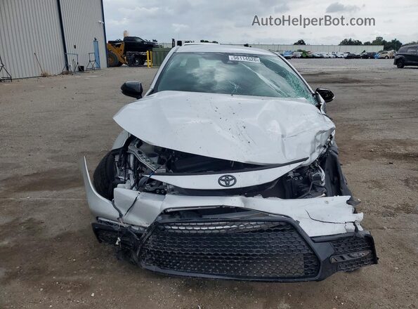 5YFS4MCE7MP072417 2021 TOYOTA COROLLA Серебряный Вид спереди