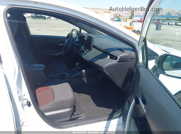 5YFS4MCE9PP143105 2023 TOYOTA COROLLA Белый Вид салона спереди