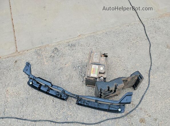 5YFS4MCEXNP104584 2022 TOYOTA COROLLA Silver ძრავის განყოფილების ხედი