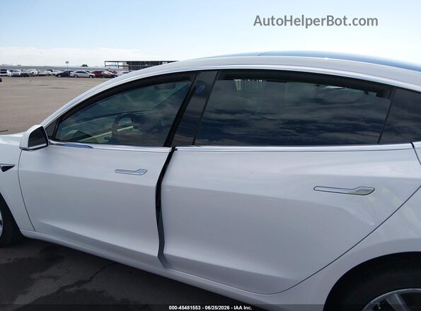 5YJ3E1EA2KF301489 2019 TESLA MODEL 3 White Rear interior view