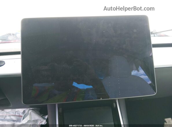 5YJ3E1EA2LF797878 2020 TESLA MODEL 3 White Rear seats view