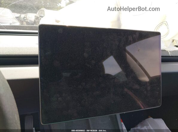5YJ3E1EA2RF858056 2024 TESLA MODEL 3 Черный Вид задних сидений