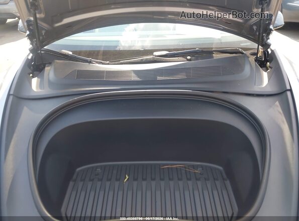 5YJ3E1EA3TF154536 2026 TESLA MODEL 3 Серебряный Вид сзади