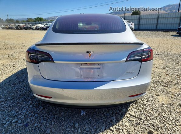 5YJ3E1EA4JF024357 2018 TESLA MODEL Silver 