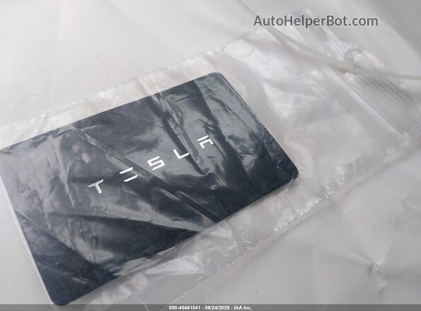 5YJ3E1EA4JF062560 2018 TESLA MODEL 3 White Առջևի վահանակի տեսք