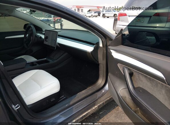 5YJ3E1EA4NF111049 2022 TESLA MODEL 3 Gray Front interior view