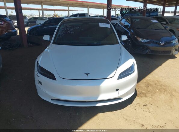 5YJ3E1EA4TF168039 2026 TESLA MODEL 3 Белый Вид панели приборов