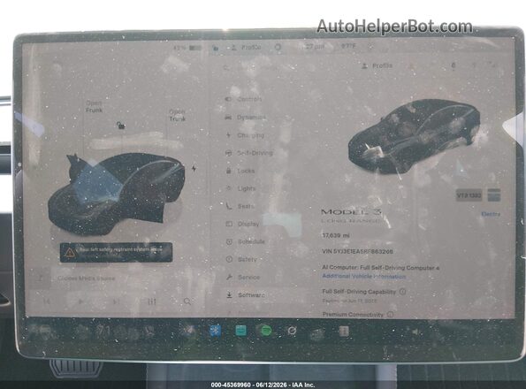 5YJ3E1EA5RF863266 2024 TESLA MODEL 3 Gray Widok tylnych siedzeń
