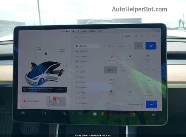 5YJ3E1EA6JF126470 2018 TESLA MODEL 3 White 