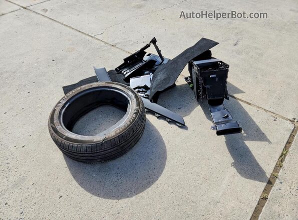 5YJ3E1EA8SF961925 2025 TESLA MODEL Silver Շարժիչի բաժամունքի տեսք