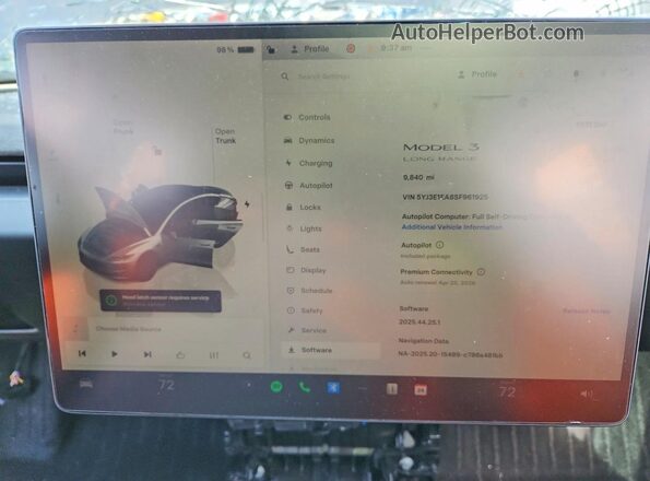 5YJ3E1EA8SF961925 2025 TESLA MODEL Silver Սարքավորումների վահանակի տեսք