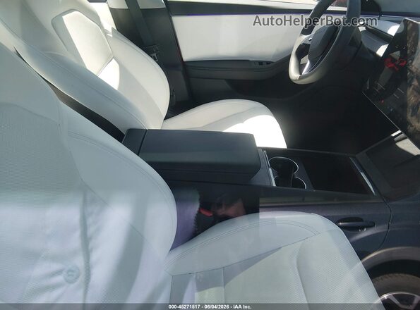 5YJ3E1EAXSF030407 2025 TESLA MODEL 3 Red Widok wnętrza z przodu