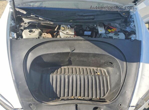 5YJ3E1EAXSF914640 2025 TESLA MODEL White Вид задньої частини салону