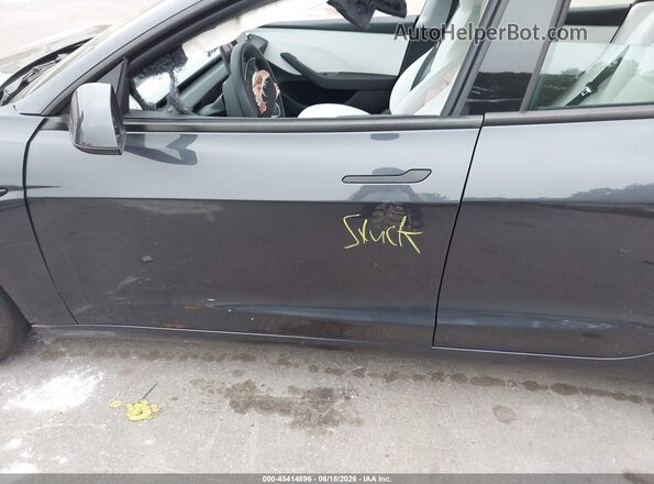 5YJ3E1EAXSF998975 2025 TESLA MODEL 3 Серый Вид подкапотного пространства