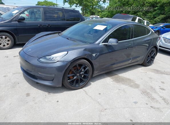 5YJ3E1EB0JF185295 2018 TESLA MODEL 3 Gray 