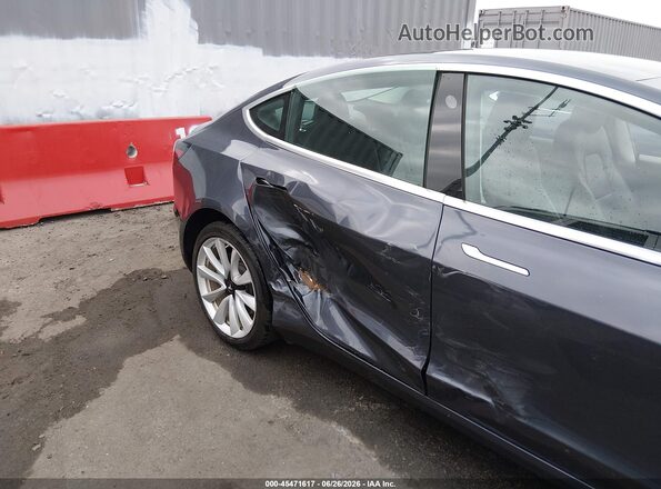 5YJ3E1EB0KF497828 2019 TESLA MODEL 3 Gray Widok z przodu