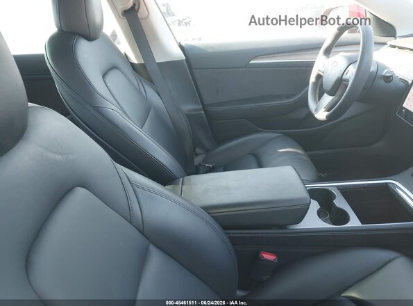 5YJ3E1EB0MF012915 2021 TESLA MODEL 3 Red Widok wnętrza z przodu