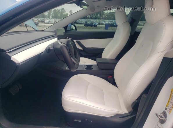 5YJ3E1EB0MF837014 2021 TESLA MODEL Two Tone Front interior view