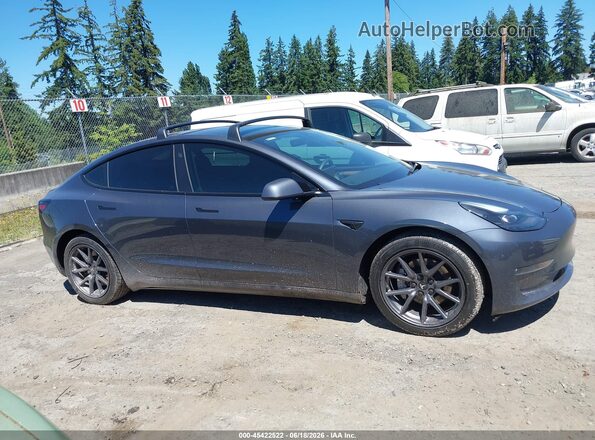 5YJ3E1EB0NF170883 2022 TESLA MODEL 3 Gray Вид задньої частини салону