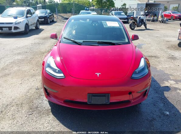 5YJ3E1EB0NF232038 2022 TESLA MODEL 3 Burgundy ხელსაწყოთა პანელის ხედი
