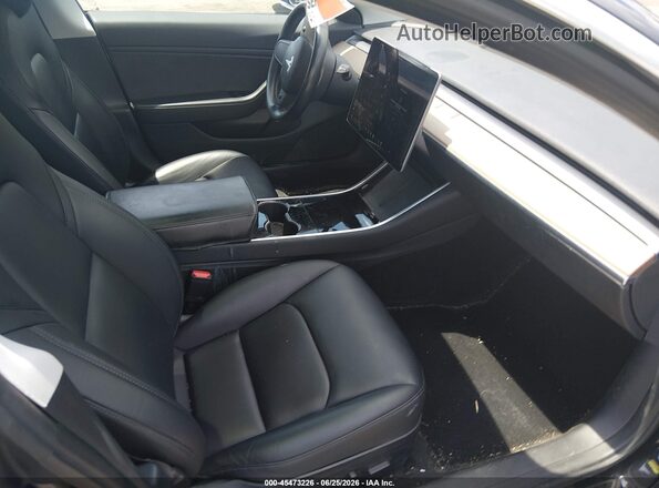 5YJ3E1EB1JF095007 2018 TESLA MODEL 3 Черный Вид салона спереди