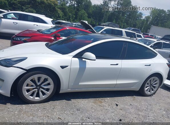 5YJ3E1EB1NF241556 2022 TESLA MODEL 3 Белый Вид задней части салона
