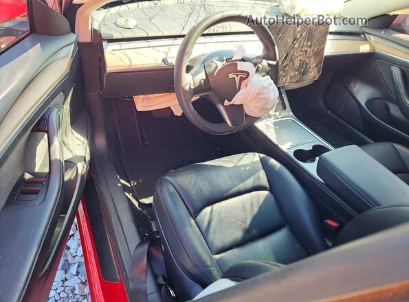 5YJ3E1EB2MF085834 2021 TESLA MODEL Red Vista del salpicadero