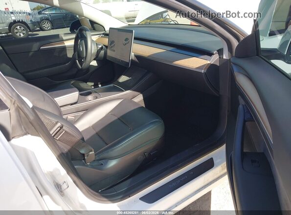 5YJ3E1EB3NF323899 2022 TESLA MODEL 3 Белый Вид салона спереди