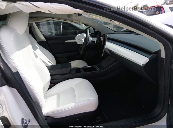 5YJ3E1EB3NF365943 2022 TESLA MODEL 3 White Widok wnętrza z przodu