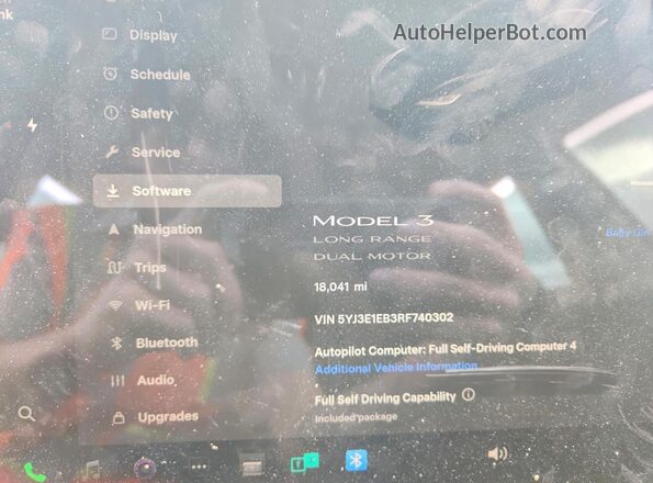5YJ3E1EB3RF740302 2024 TESLA MODEL Зеленый Вид щитка приборов