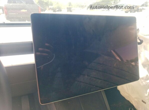 5YJ3E1EB3RF811031 2024 TESLA MODEL Розовый Вид щитка приборов