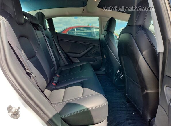 5YJ3E1EB4LF643200 2020 TESLA MODEL White Rear seats view